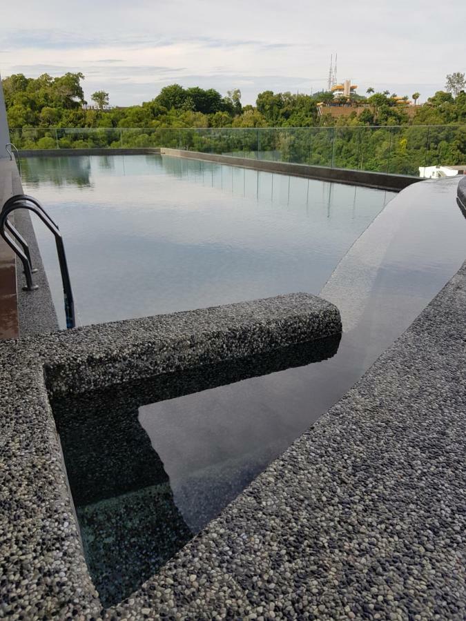 The Executive Seaview 1 At Icon Residence Kuala Terengganu Buitenkant foto